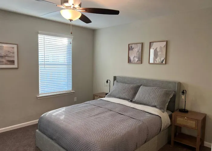 Stylish And New! Casa Del Carmel- With Pool! Сasa de vacaciones Tallahassee